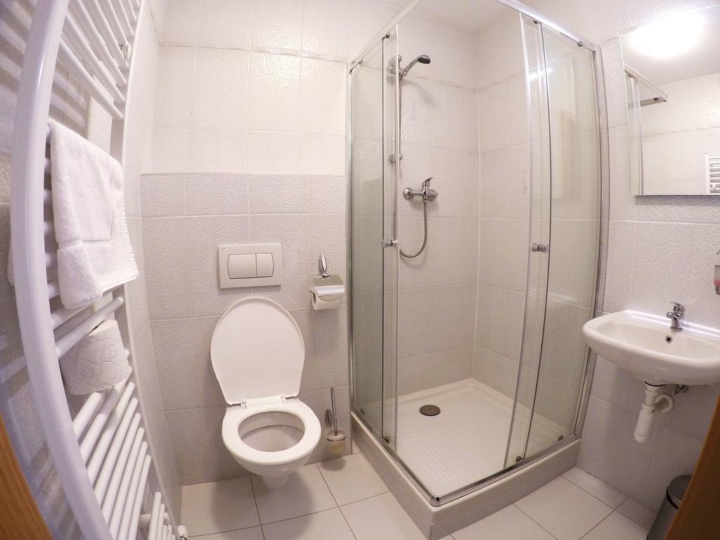 Penzion U tri statkaru Dobris Bagian luar foto
