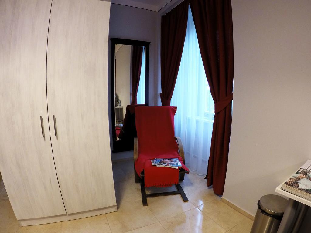 Penzion U tri statkaru Dobris Bagian luar foto